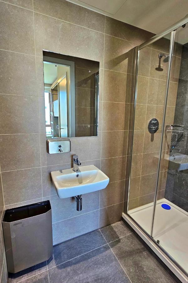 Clink I Lar Hostel Дъблин Екстериор снимка