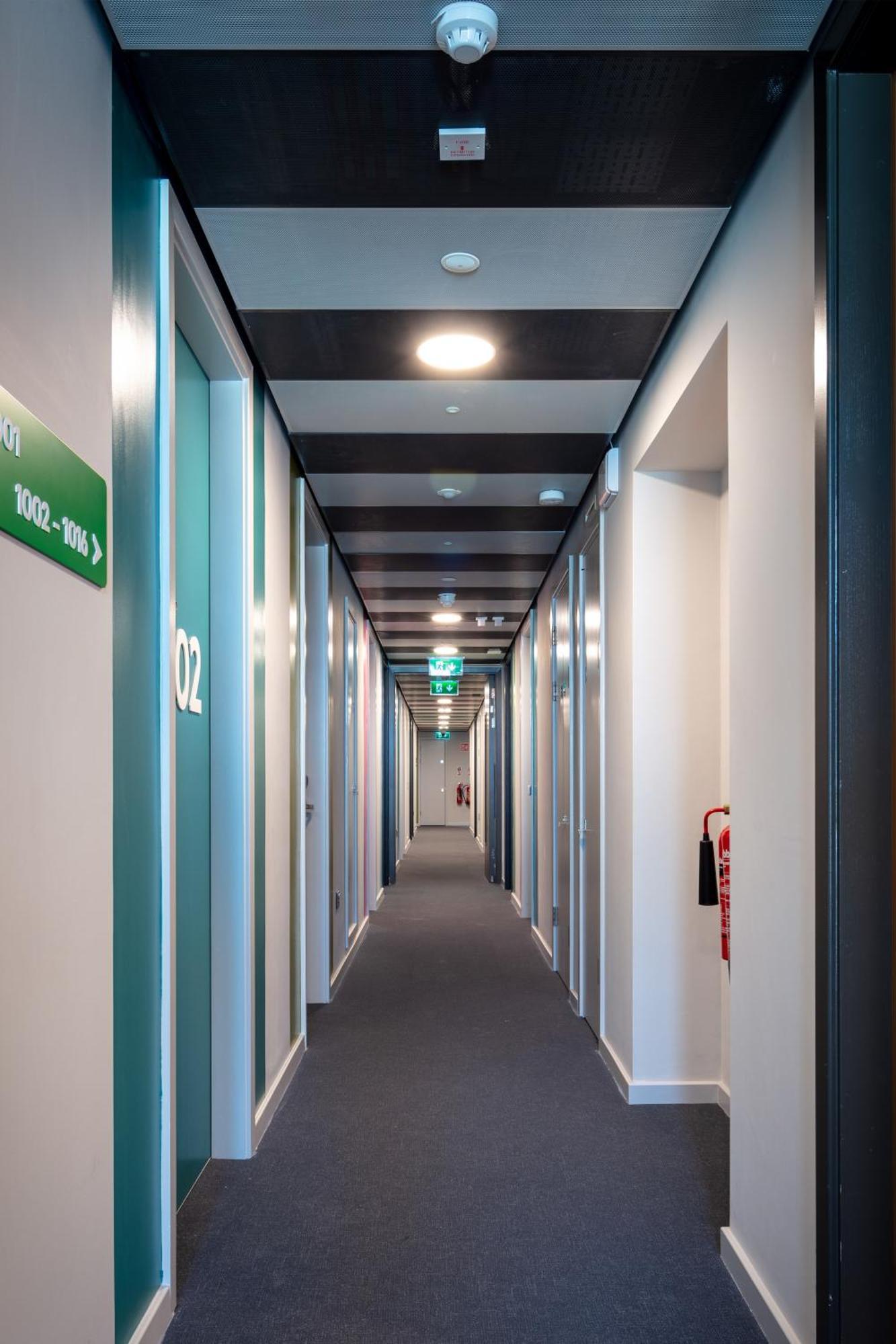 Clink I Lar Hostel Дъблин Екстериор снимка