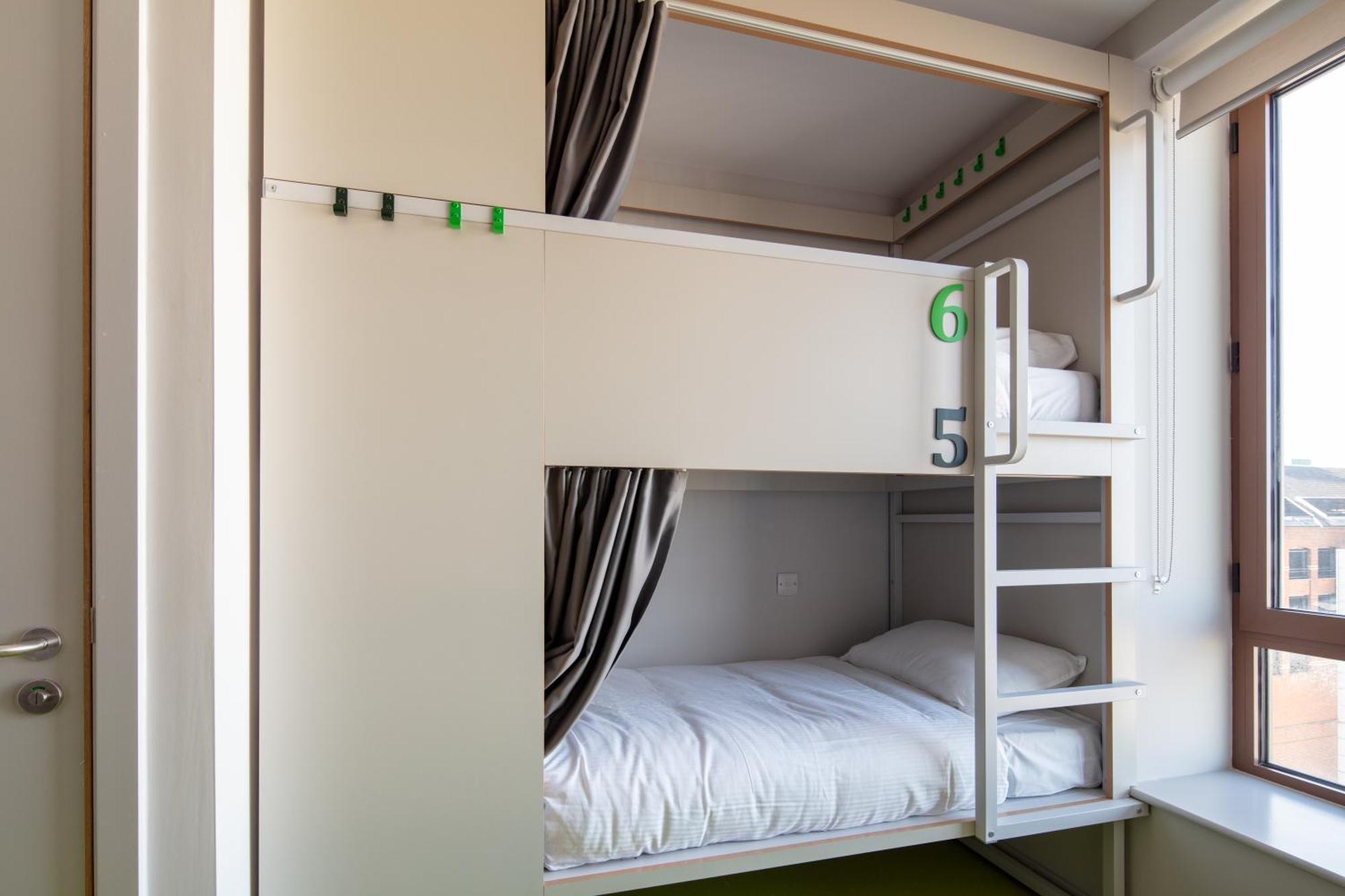 Clink I Lar Hostel Дъблин Екстериор снимка