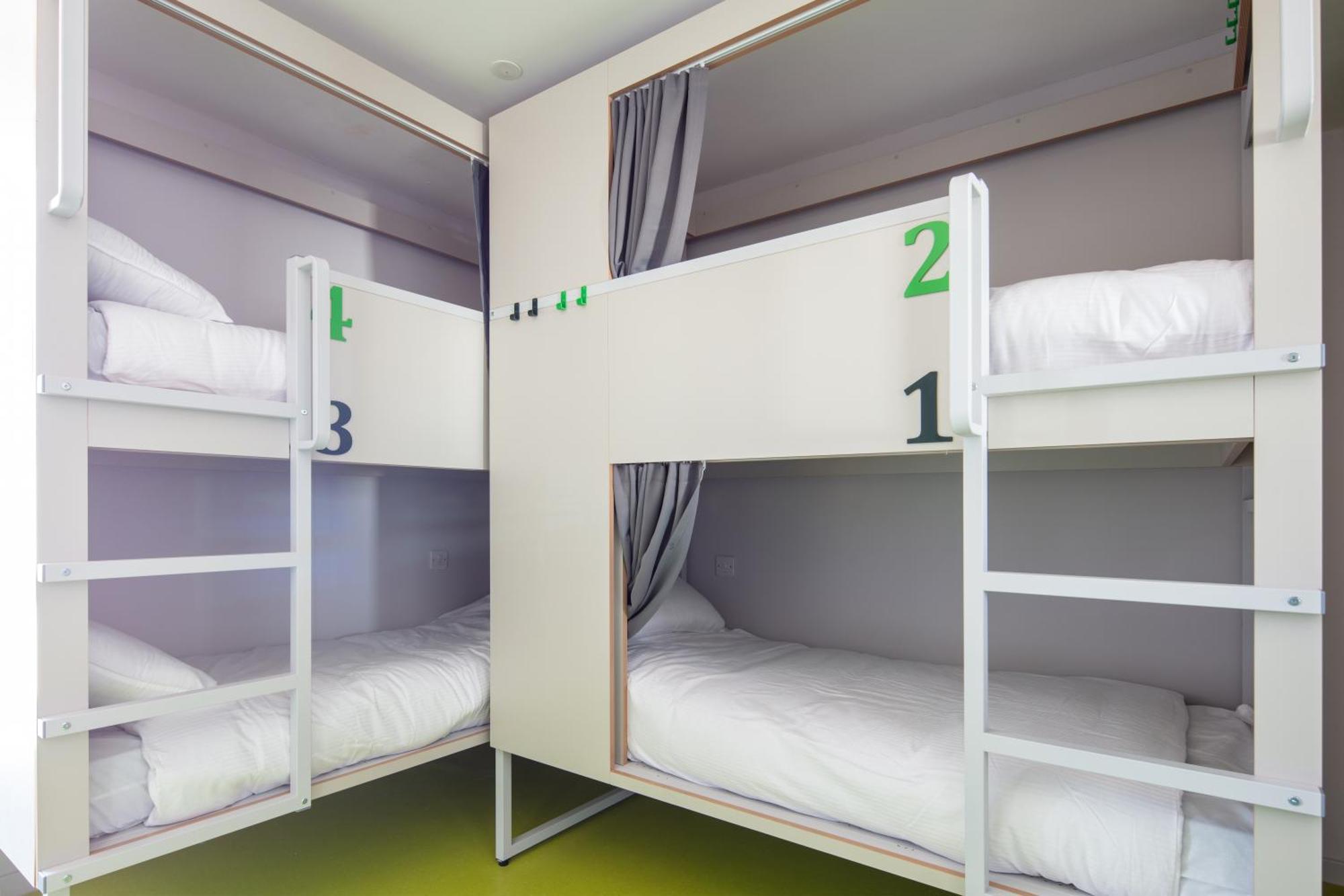 Clink I Lar Hostel Дъблин Екстериор снимка