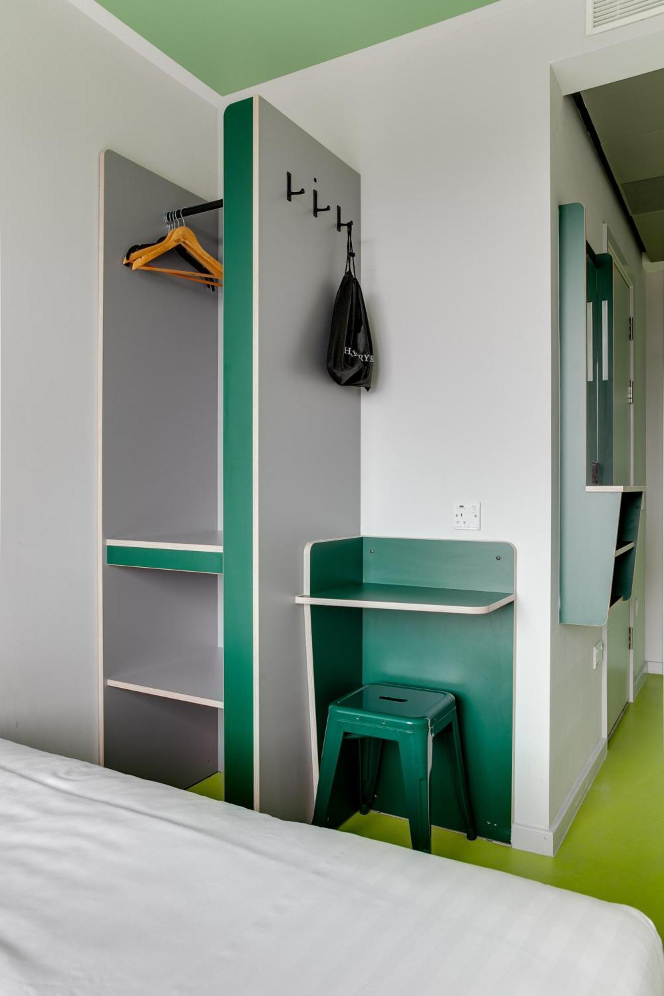 Clink I Lar Hostel Дъблин Екстериор снимка